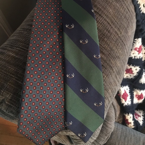 2 Slim Ties - Picture 1 of 2